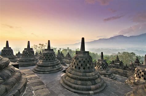 Le Temple de Borobudur ? Un Monument à la Spiritualité et à l'Architecture Précise !